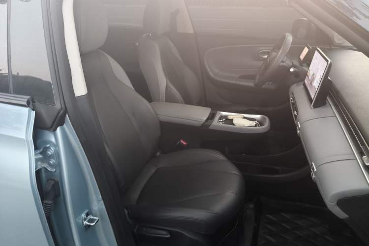 Used Dongfeng NAMMI 01 2024 New Edition 330 Air Right Front Seat
