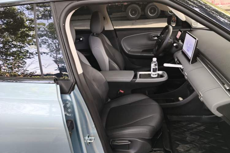 Used Dongfeng NAMMI 01 2024 New Edition 330 Air Right Front Seat