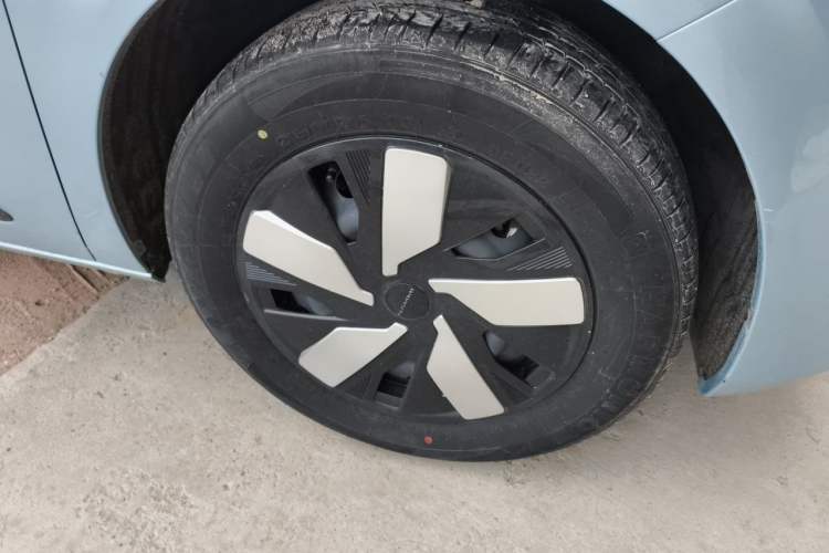 Used Dongfeng NAMMI 01 2024 New Edition 330 Air Right Front Wheel Hub