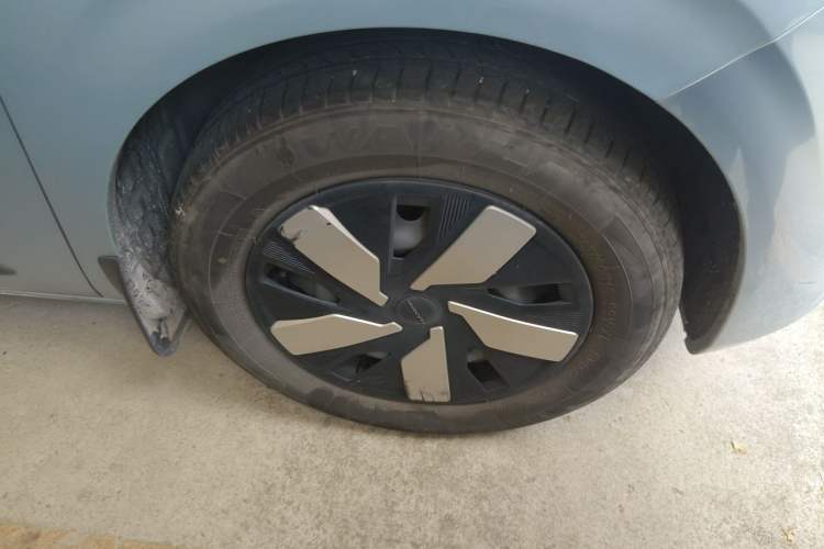Used Dongfeng NAMMI 01 2024 New Edition 330 Air Right Front Wheel Hub