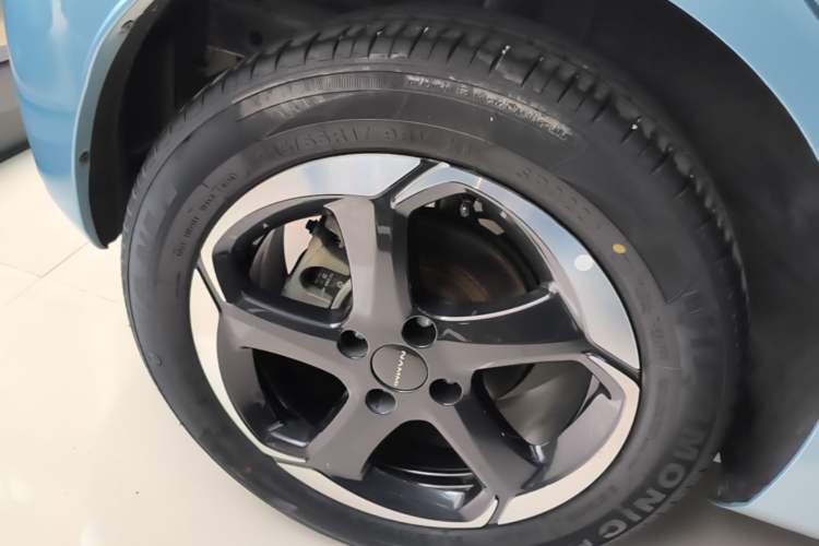 Used Dongfeng NAMMI 01 2024 430 Plus Smart+ Right Rear Wheel Hub