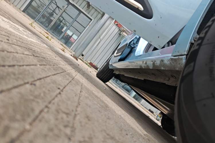 Used Dongfeng NAMMI 01 2024 New Edition 330 Air Right Side Sill