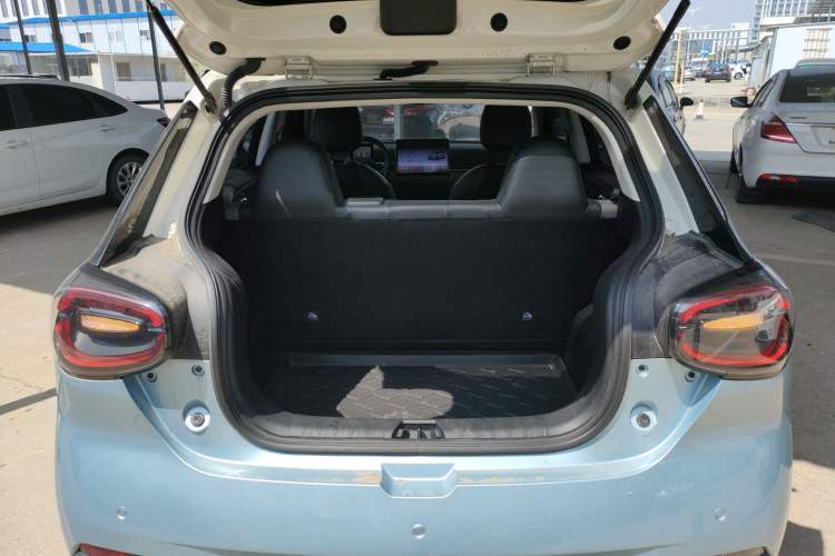 Used Dongfeng NAMMI 01 2024 430 Plus Smart+ Trunk