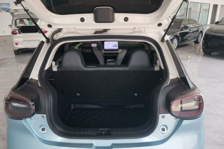 Used Dongfeng NAMMI 01 2024 430 Plus Smart+ Trunk