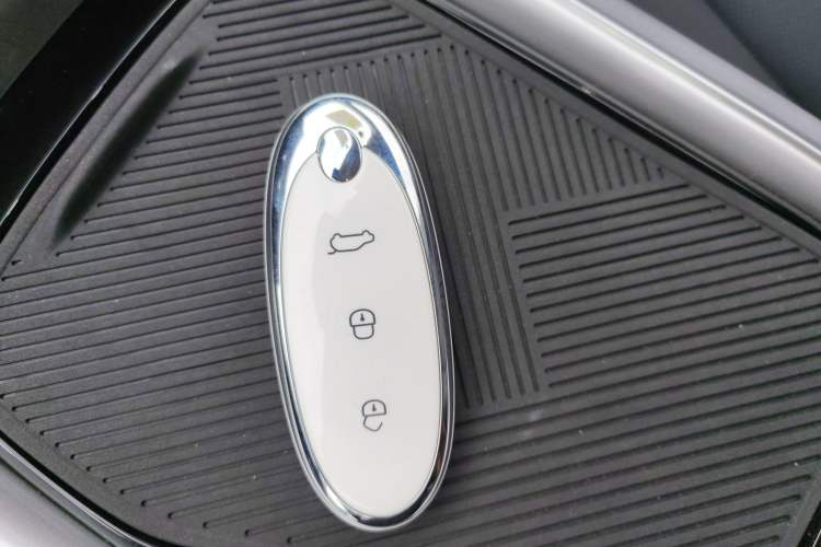 Used Dongfeng NAMMI 01 2024 New Edition 330 Air Vehicle Key