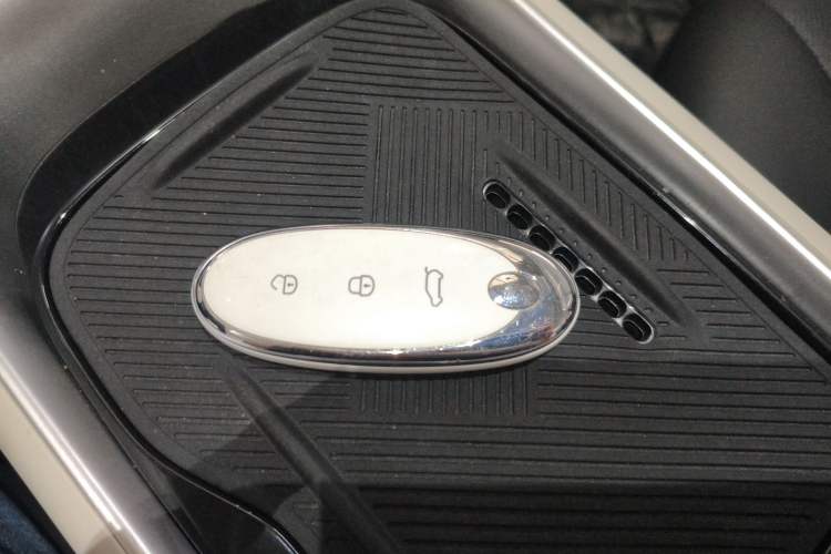 Used Dongfeng NAMMI 01 2024 New Edition 430 Max Smart+ Vehicle Key
