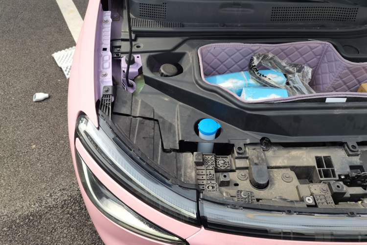 Used Dongfeng NAMMI 01 2024 330 Plus Smart+ Engine Bay Right