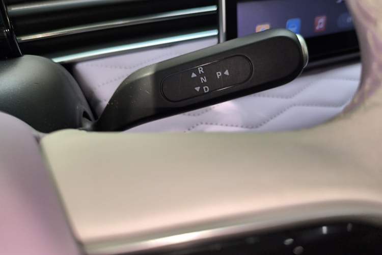 Used Dongfeng NAMMI 01 2024 New Edition 330 Plus Smart+ Gear Lever