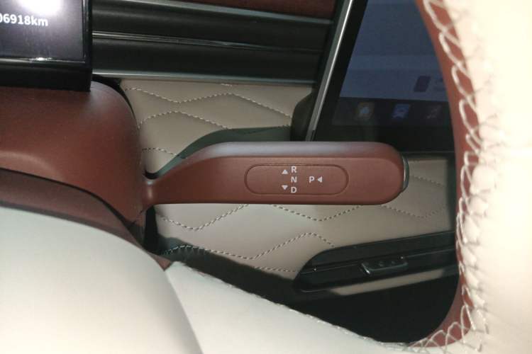 Used Dongfeng NAMMI 01 2024 New Edition 330 Plus Smart+ Gear Lever