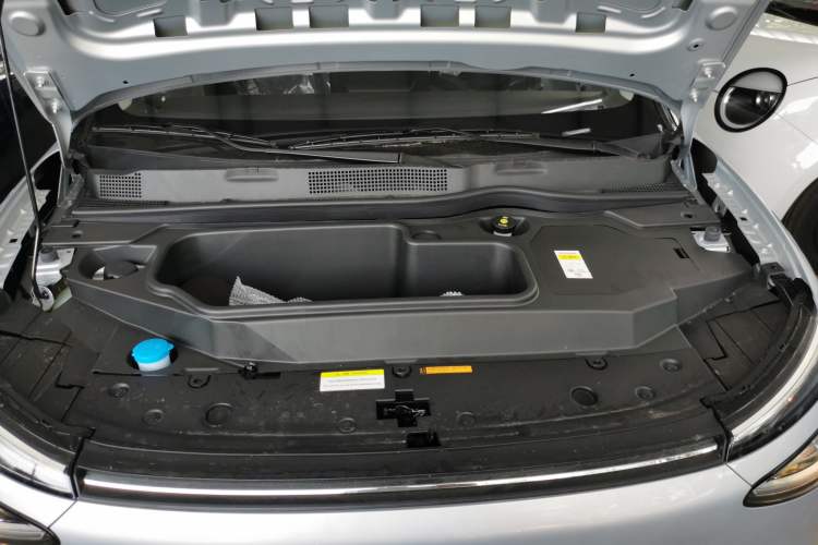 Used Dongfeng NAMMI 01 2024 New Edition 330 Air Engine Bay