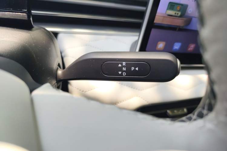 Used Dongfeng NAMMI 01 2024 New Edition 330 Plus Smart+ Gear Lever