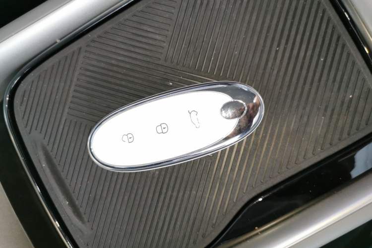 Used Dongfeng NAMMI 01 2024 New Edition 330 Air Interior 1