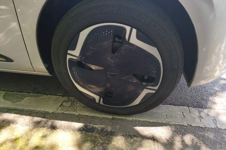 Used Dongfeng NAMMI 01 2024 New Edition 330 Plus Smart+ Right Front Wheel Hub