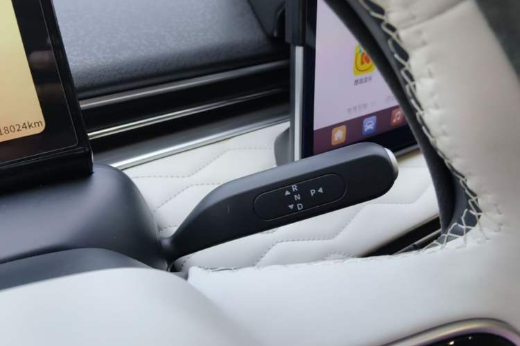 Used Dongfeng NAMMI 01 2024 New Edition 330 Plus Smart+ Gear Lever