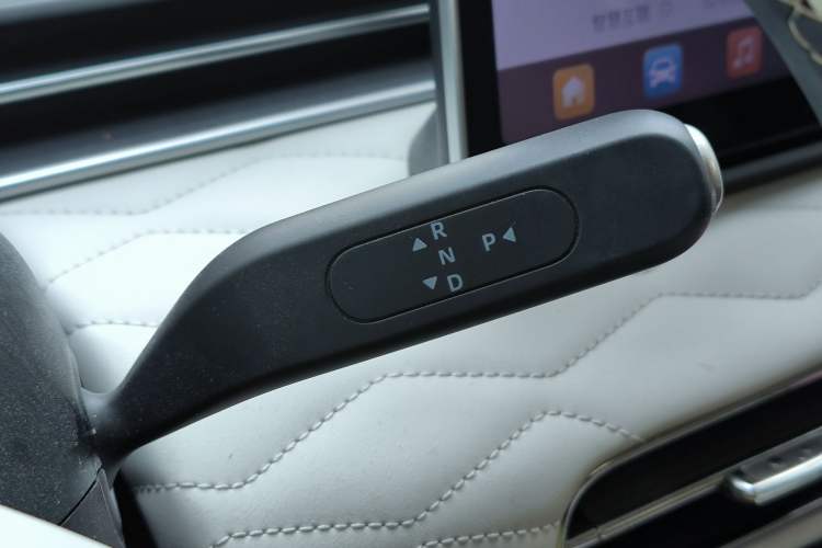 Used Dongfeng NAMMI 01 2024 New Edition 330 Plus Smart+ Gear Lever
