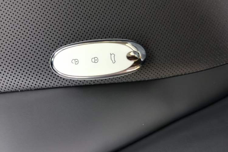 Used Dongfeng NAMMI 01 2024 New Edition 330 Plus Smart+ Interior 1