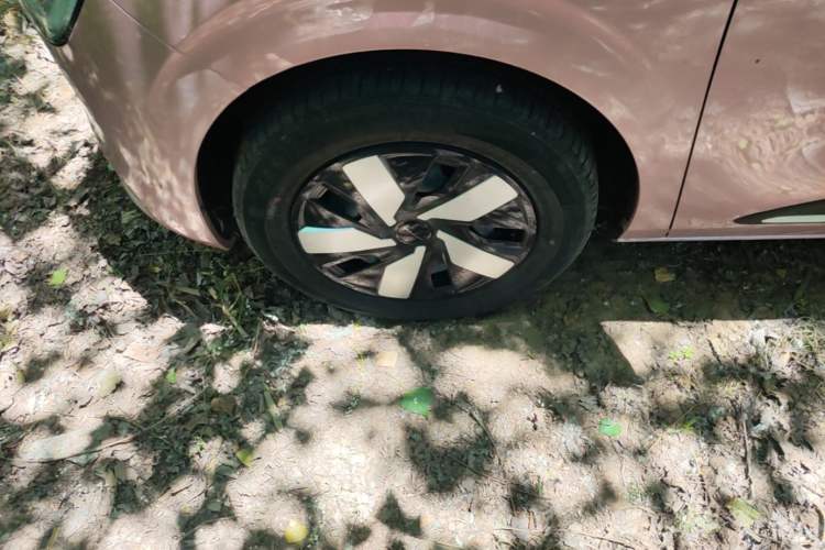 Used Dongfeng NAMMI 01 2024 New Edition 330 Air Left Front Wheel Hub