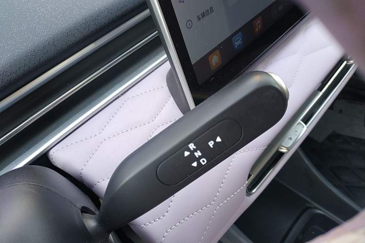 Used Dongfeng NAMMI 01 2024 New Edition 330 Plus Smart+ Gear Lever
