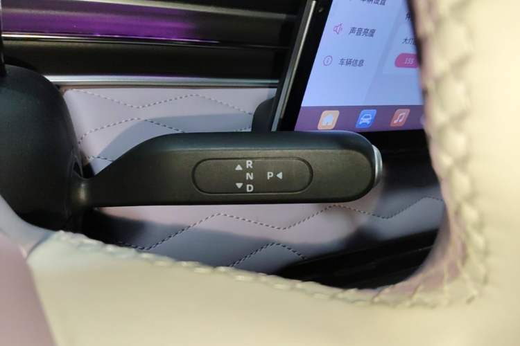 Used Dongfeng NAMMI 01 2024 New Edition 330 Plus Smart+ Gear Lever