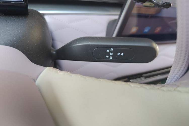Used Dongfeng NAMMI 01 2024 New Edition 330 Plus Smart+ Gear Lever