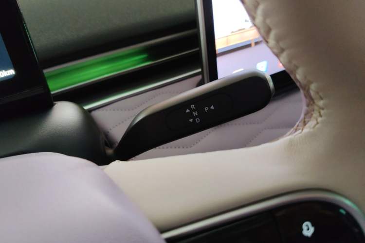 Used Dongfeng NAMMI 01 2024 New Edition 430 Plus Smart+ Gear Lever