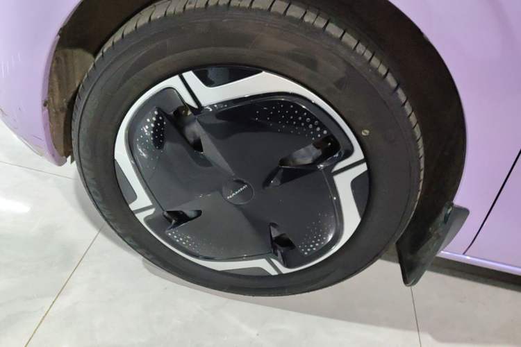 Used Dongfeng NAMMI 01 2024 New Edition 330 Plus Smart+ Left Front Wheel Hub