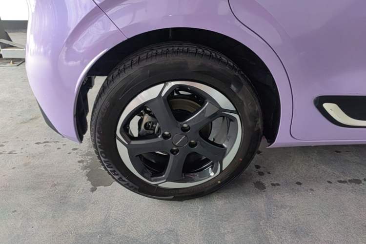 Used Dongfeng NAMMI 01 2024 New Edition 430 Plus Smart+ Right Rear Wheel Hub