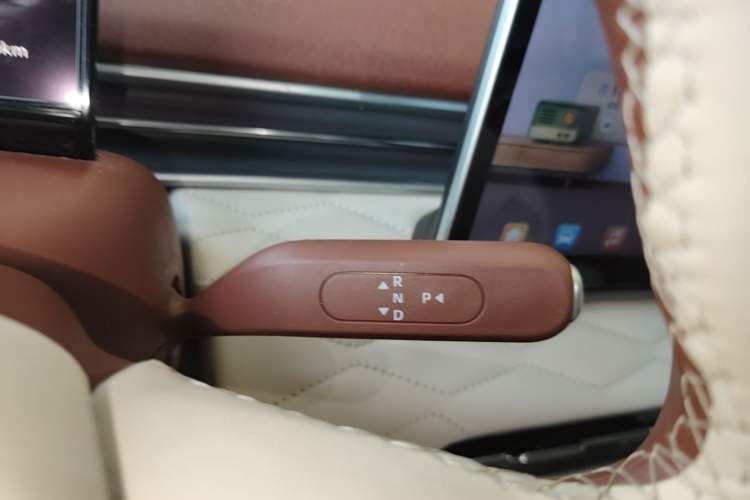 Used Dongfeng NAMMI 01 2024 New Edition 330 Plus Smart+ Gear Lever