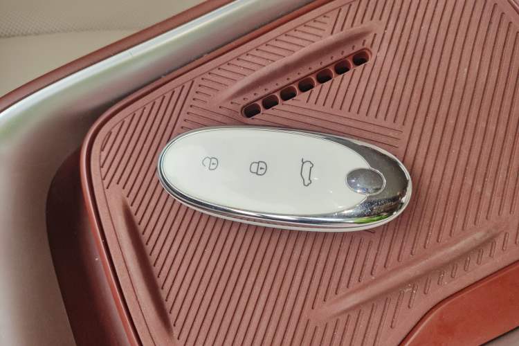 Used Dongfeng NAMMI 01 2024 430 Plus Smart+ Interior 1