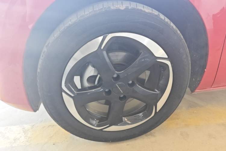 Used Dongfeng NAMMI 01 2024 New Edition 430 Plus Smart+ Left Front Wheel Hub