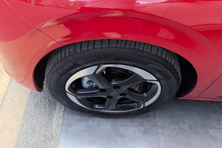 Used Dongfeng NAMMI 01 2024 New Edition 430 Plus Smart+ Left Front Wheel Hub