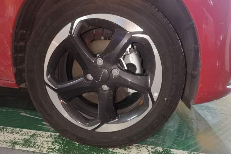 Used Dongfeng NAMMI 01 2024 New Edition 430 Plus Smart+ Right Front Wheel Hub