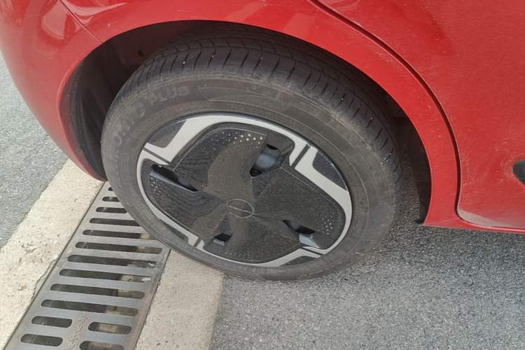 Used Dongfeng NAMMI 01 2024 New Edition 330 Plus Smart+ Right Rear Wheel Hub