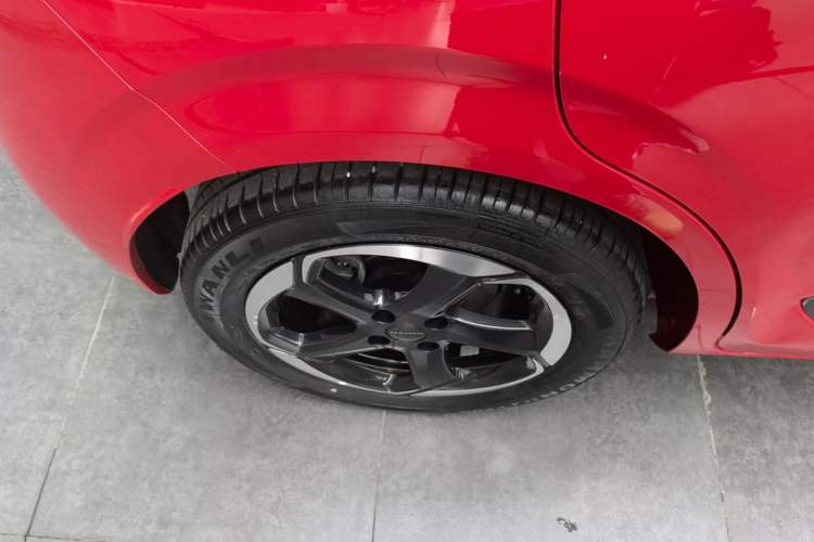 Used Dongfeng NAMMI 01 2024 New Edition 430 Plus Smart+ Right Rear Wheel Hub