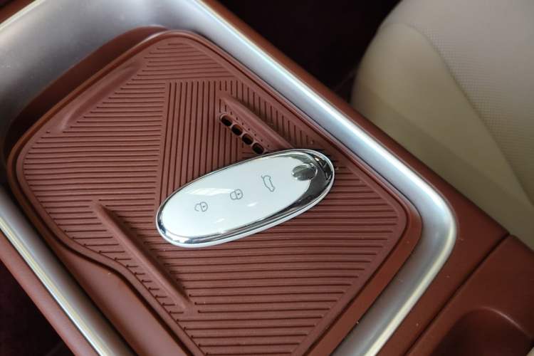 Used Dongfeng NAMMI 01 2024 New Edition 330 Plus Smart+ Vehicle Key