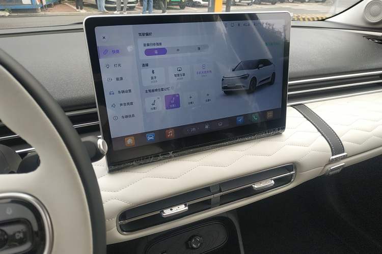 Used Dongfeng NAMMI 01 2024 New Edition 330 Plus Smart+ Audio And AC Panel
