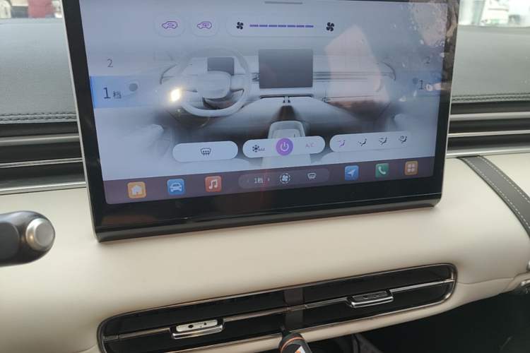 Used Dongfeng NAMMI 01 2024 New Edition 330 Air Audio And AC Panel