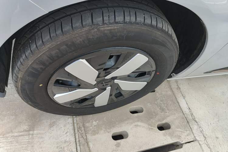Used Dongfeng NAMMI 01 2024 New Edition 330 Air Exterior 4