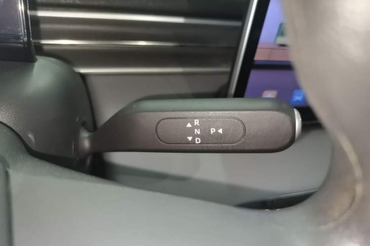 Used Dongfeng NAMMI 01 2024 New Edition 330 Air Gear Lever