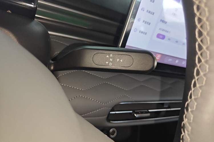 Used Dongfeng NAMMI 01 2024 430 Plus Smart+ Gear Lever