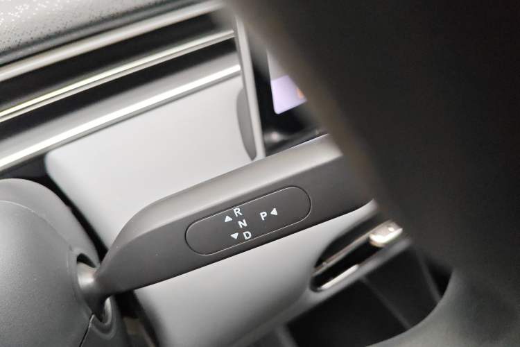 Used Dongfeng NAMMI 01 2024 New Edition 330 Air Gear Lever