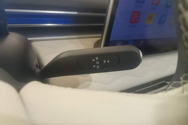 Used Dongfeng NAMMI 01 2024 New Edition 430 Max Smart+ Gear Lever