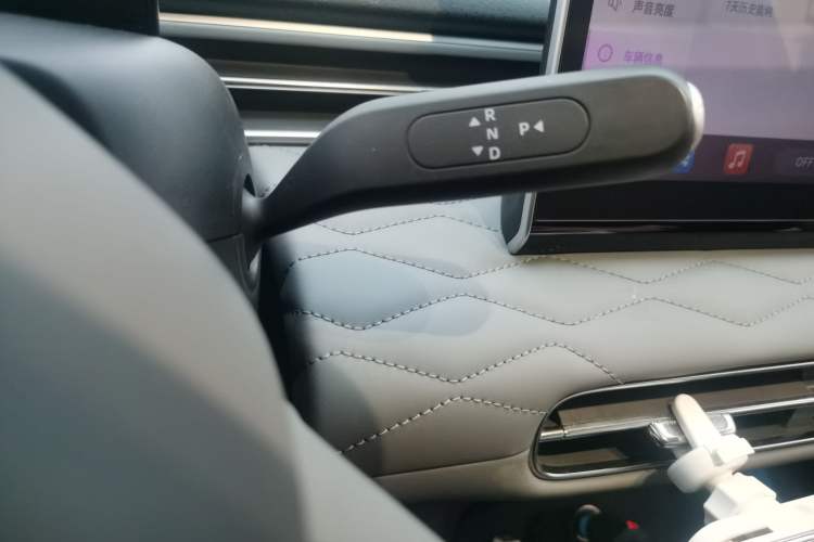 Used Dongfeng NAMMI 01 2024 New Edition 430 Plus Smart+ Gear Lever