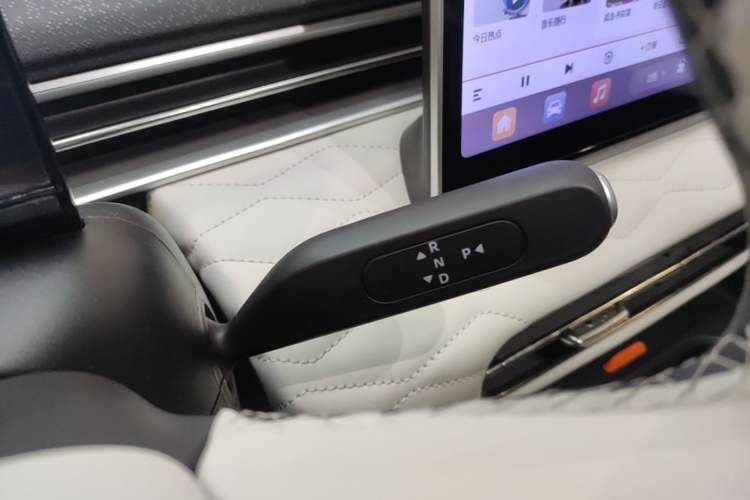 Used Dongfeng NAMMI 01 2024 New Edition 330 Plus Smart+ Gear Lever