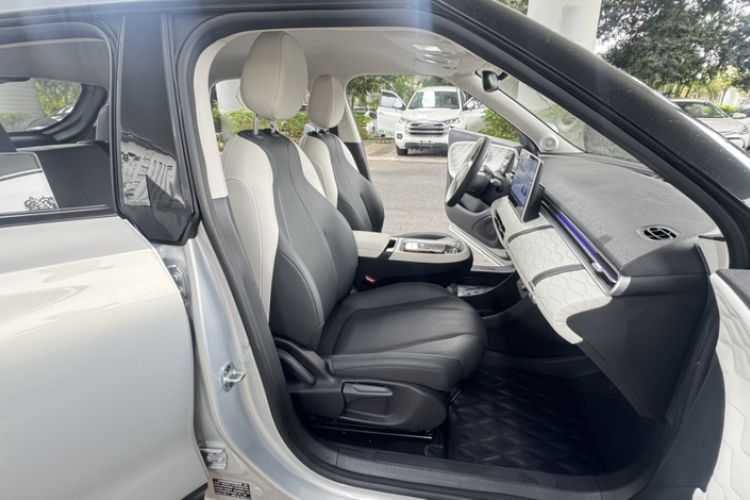 Used Dongfeng NAMMI 01 2024 New Edition 330 Plus Smart+ Interior 7
