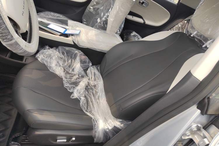 Used Dongfeng NAMMI 01 2024 New Edition 330 Plus Smart+ Left Front Seat