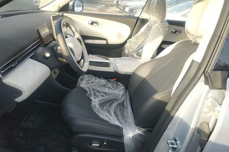 Used Dongfeng NAMMI 01 2024 New Edition 330 Plus Smart+ Left Front Seat