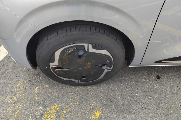 Used Dongfeng NAMMI 01 2024 New Edition 330 Plus Smart+ Left Front Wheel Hub