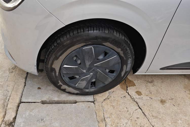 Used Dongfeng NAMMI 01 2024 New Edition 330 Air Left Front Wheel Hub
