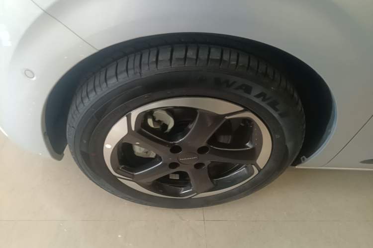 Used Dongfeng NAMMI 01 2024 New Edition 430 Max Smart+ Left Front Wheel Hub